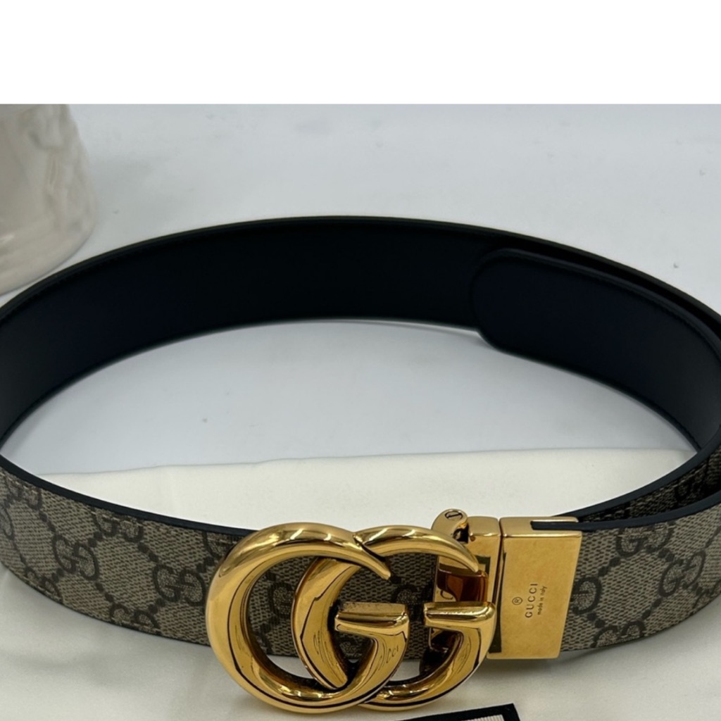 Gucci Women's Gg Supreme Canvas Reversible Belt. Size 80cm/32inches